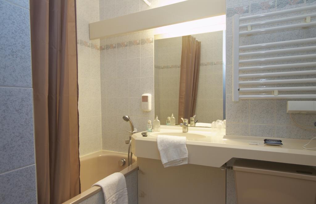 Hotel Sully 노장르로트루 객실 사진